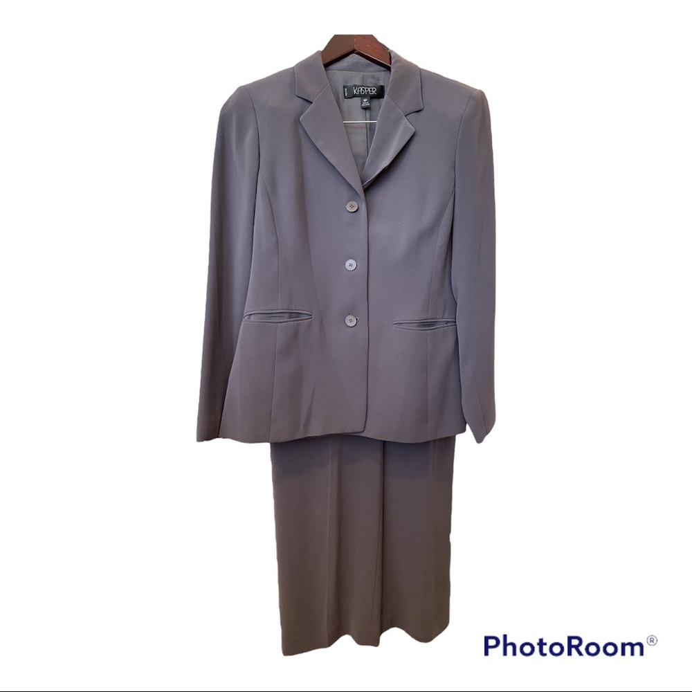 Kasper Suit